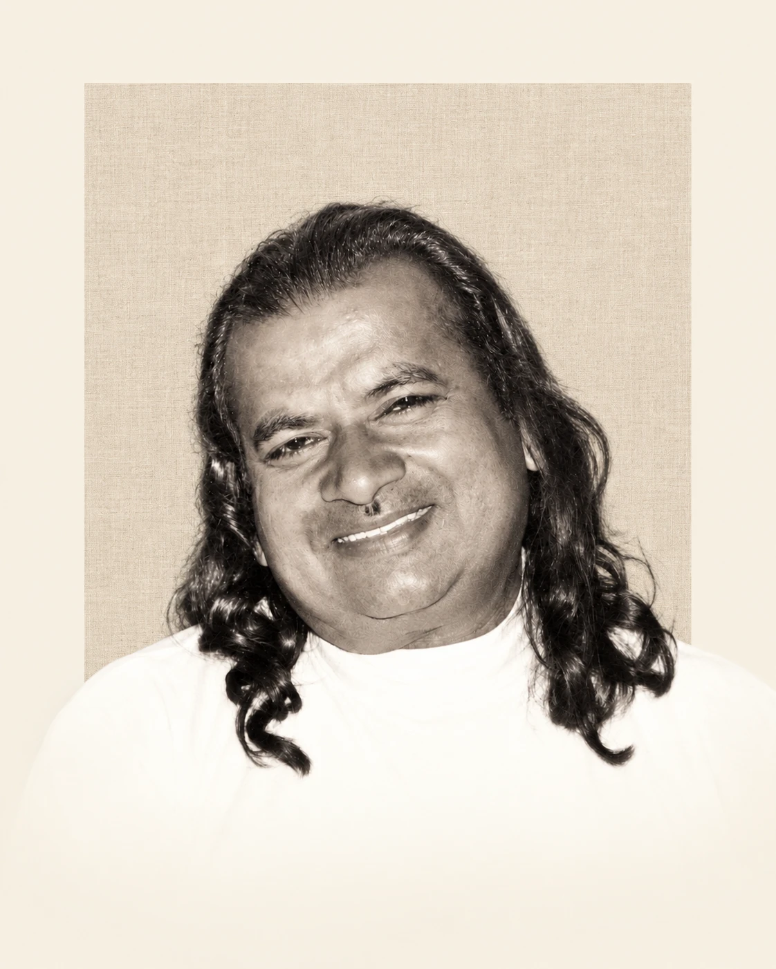 Soami Divyanand Ji Maharaj against a warm linen backdrop